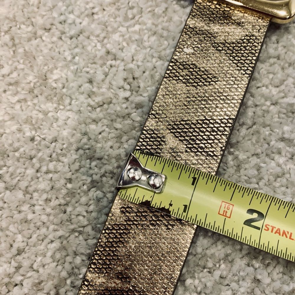 Beautiful‎ Gold Tone Belt - Picture 4 of 5